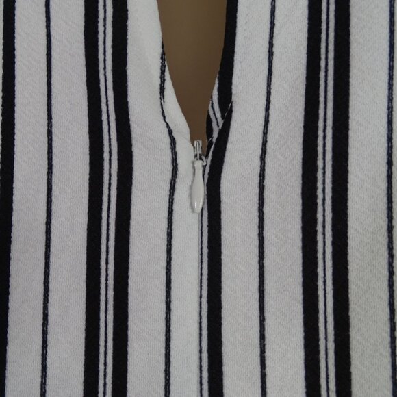 Almost Famous Striped Sleeveless Jumpsuit Women Size L Pearl Button Wide Leg NEW - Picture 6 of 16